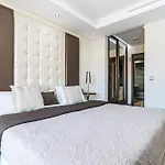 Bp7c.2a Beachfront Penthouse With Private Pool *