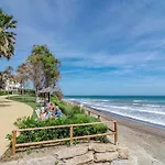 Bp7c.2a Beachfront Penthouse With Private Pool *