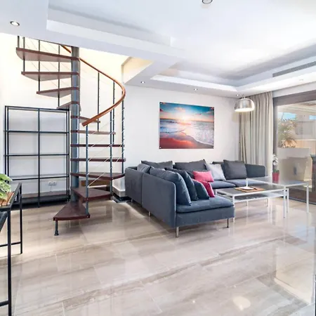 Bp7c.2a Beachfront Penthouse With Private Pool * 에스테포나