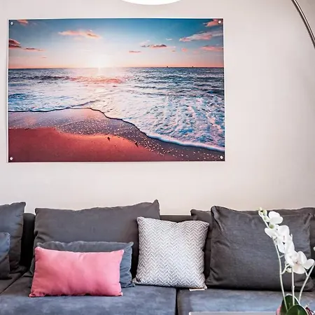 Bp7c.2a Beachfront Penthouse With Private Pool * 에스테포나