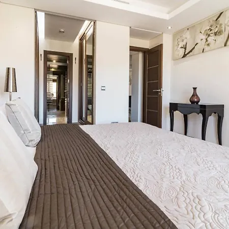 Bp7c.2a Beachfront Penthouse With Private Pool