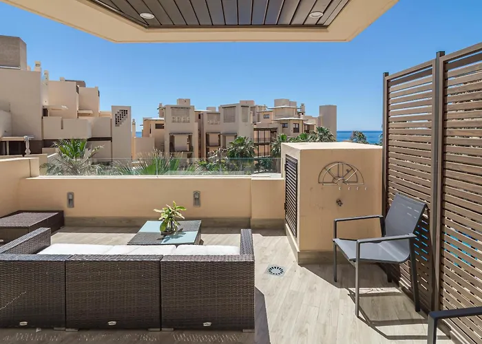 Bp7c.2a Beachfront Penthouse With Private Pool * 에스테포나