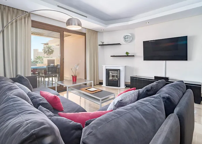 Bp7c.2a Beachfront Penthouse With Private Pool * 에스테포나